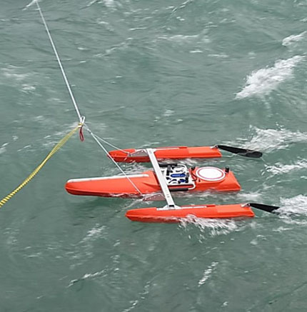 Tethered Trimaran for High Speed Waters