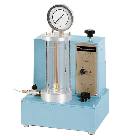 Oil and water constant pressure system Oil and water constant pressure system